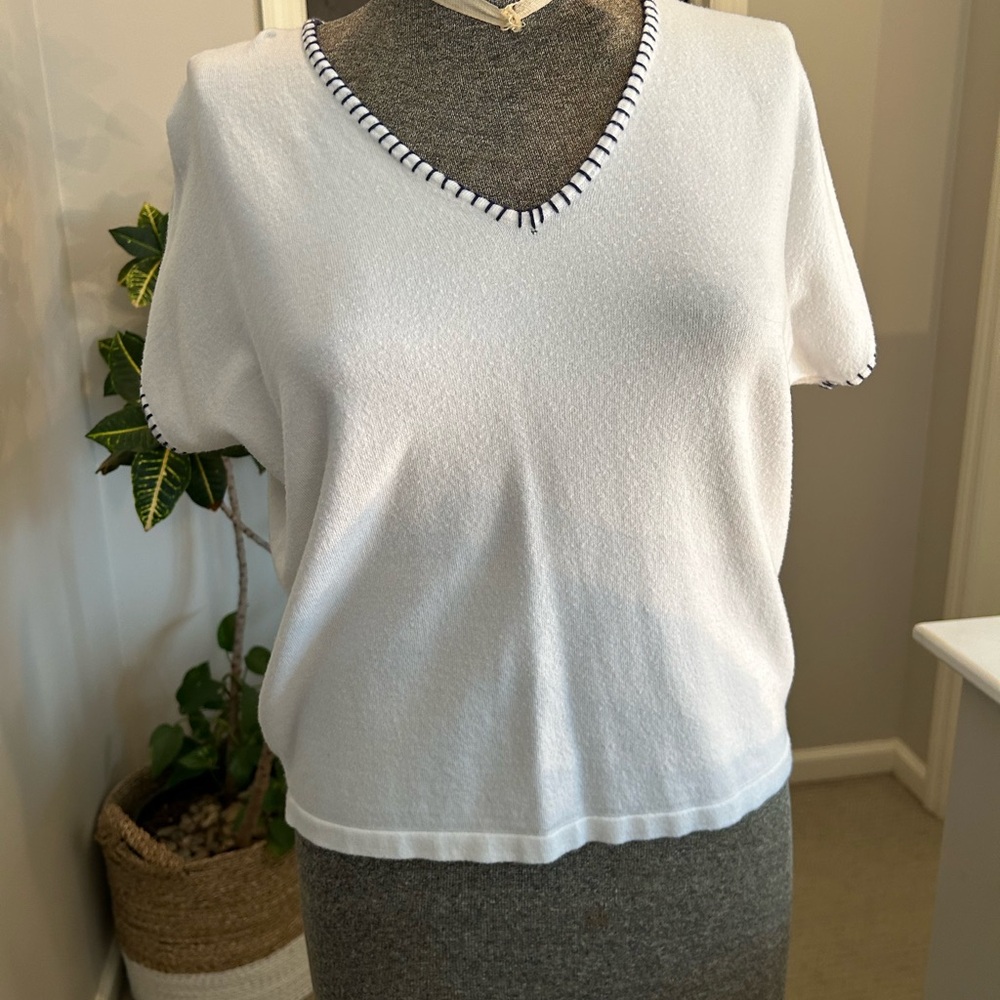 Tahari White Short Sleeve V-Neck Top with Navy Contrast Trim